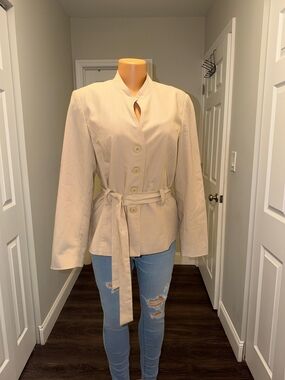 SABRINA  Cream Belted Button-Front Blazer Excellent conditions size L